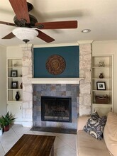 2412 Enfield Rd in Austin, TX - Foto de edificio - Building Photo