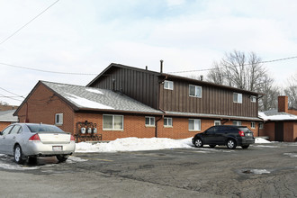 Meadow Lane Apartments in Wickliffe, OH - Building Photo - Building Photo