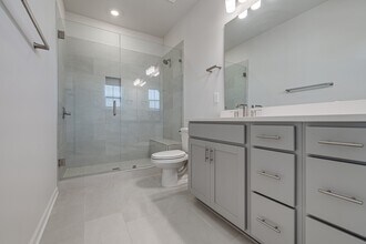 6027 Towering Oaks Dr in Charlotte, NC - Building Photo - Building Photo