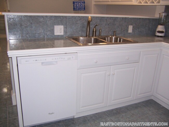 188 Maverick St in Boston, MA - Building Photo - Building Photo