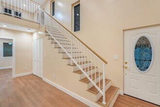 11554 Arminta St in Los Angeles, CA - Building Photo - Building Photo