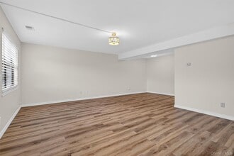 276 Temple Hill Rd in New Windsor, NY - Foto de edificio - Building Photo