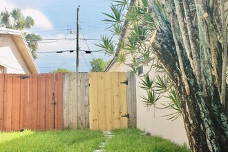 1320 Arthur St in Hollywood, FL - Building Photo - Building Photo