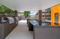 Outdoor Grill - The Highland Midtown Apartments in Little Rock, Arkansas