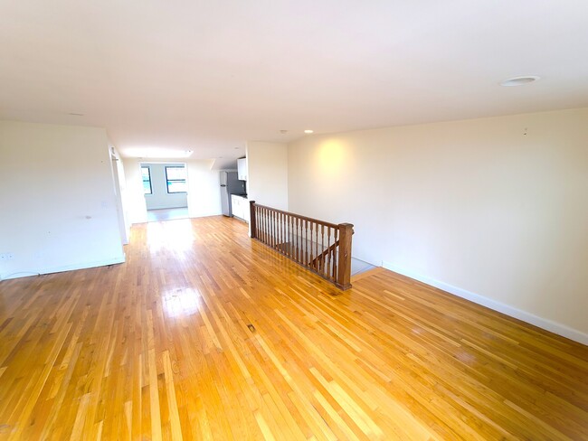 140 Beacon St, Unit 9 in Boston, MA - Building Photo - Building Photo