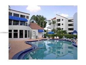 21075 NE 34th Ave in Miami, FL - Building Photo - Building Photo