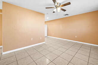 2137 Ranchita Trl, Unit 2137 Ranchita in Holiday, FL - Foto de edificio - Building Photo