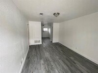 7819 Glass St photo'