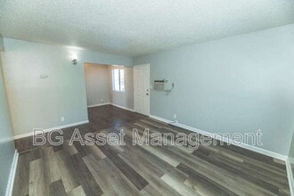 1922 Ethan Way in Sacramento, CA - Building Photo - Building Photo