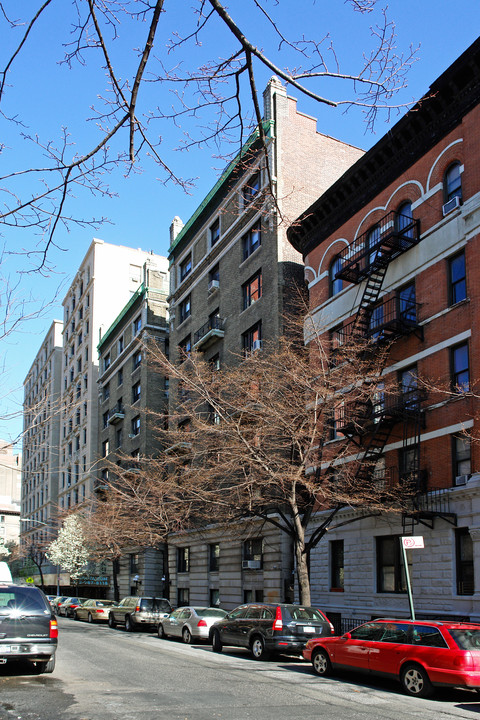 The Barrington in New York, NY - Building Photo