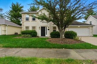 420 N Village Cir in Columbia, MO - Building Photo - Building Photo