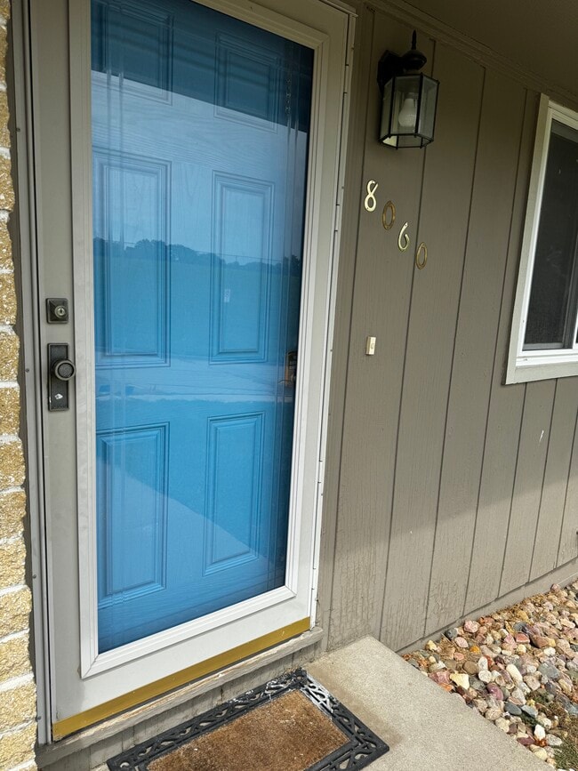 8060 Seymour St in Ralston, NE - Building Photo - Building Photo