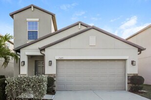 15425 Broad Brush Dr in Sun City Center, FL - Building Photo