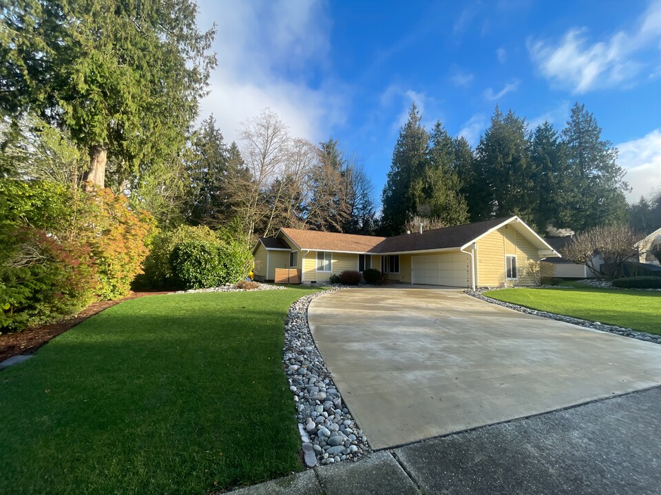 4222 Apache Dr in Mount Vernon, WA - Building Photo