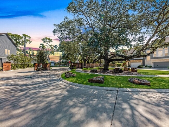 16011 Mason Run Dr in Houston, TX - Building Photo - Building Photo