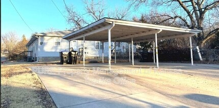 2503 SW Central Park Ave in Topeka, KS - Building Photo - Building Photo