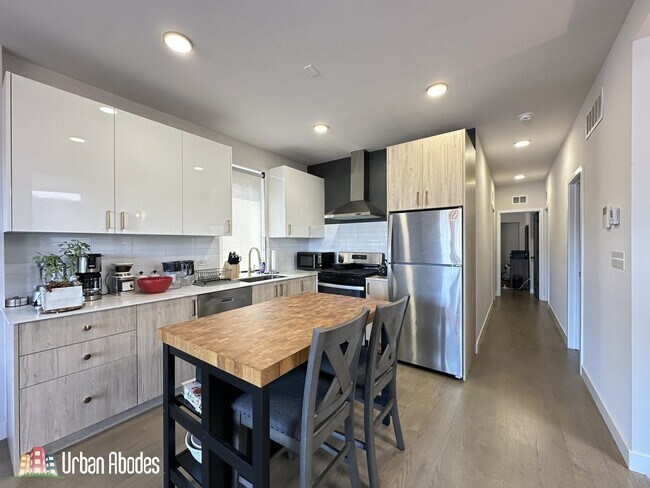 908 N California Ave, Unit A02C in Chicago, IL - Building Photo - Building Photo