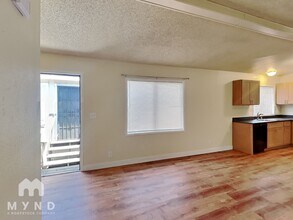 979 45th St in Oakland, CA - Building Photo - Building Photo
