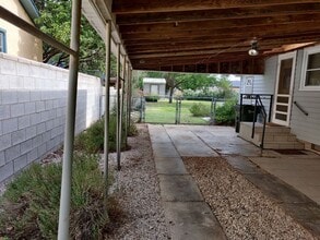 412 Mariposa St in Carlsbad, NM - Building Photo - Building Photo