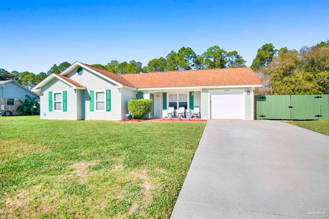 10578 Fair Pine Dr in Pensacola, FL - Building Photo