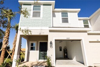 7609 WATERSCAPE Dr in Groveland, FL - Building Photo - Building Photo