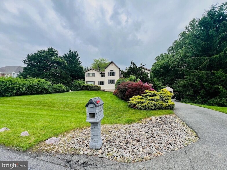 15729 Holly Grove Rd in Silver Spring, MD - Building Photo