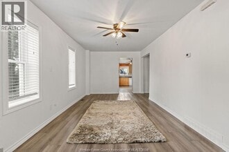 2900 Front Rd in Windsor, ON - Building Photo - Building Photo