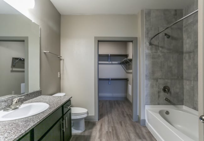6520 Jamail Dr in Houston, TX - Building Photo - Building Photo