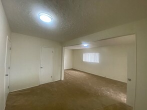 1004 E 148th St in Compton, CA - Building Photo - Building Photo