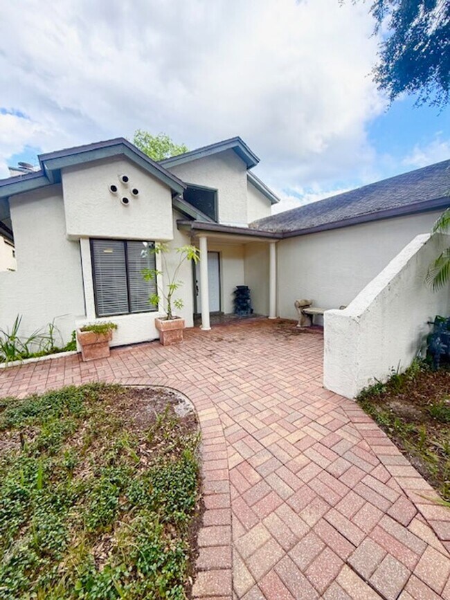 621 Landings Pl in Longwood, FL - Building Photo - Building Photo