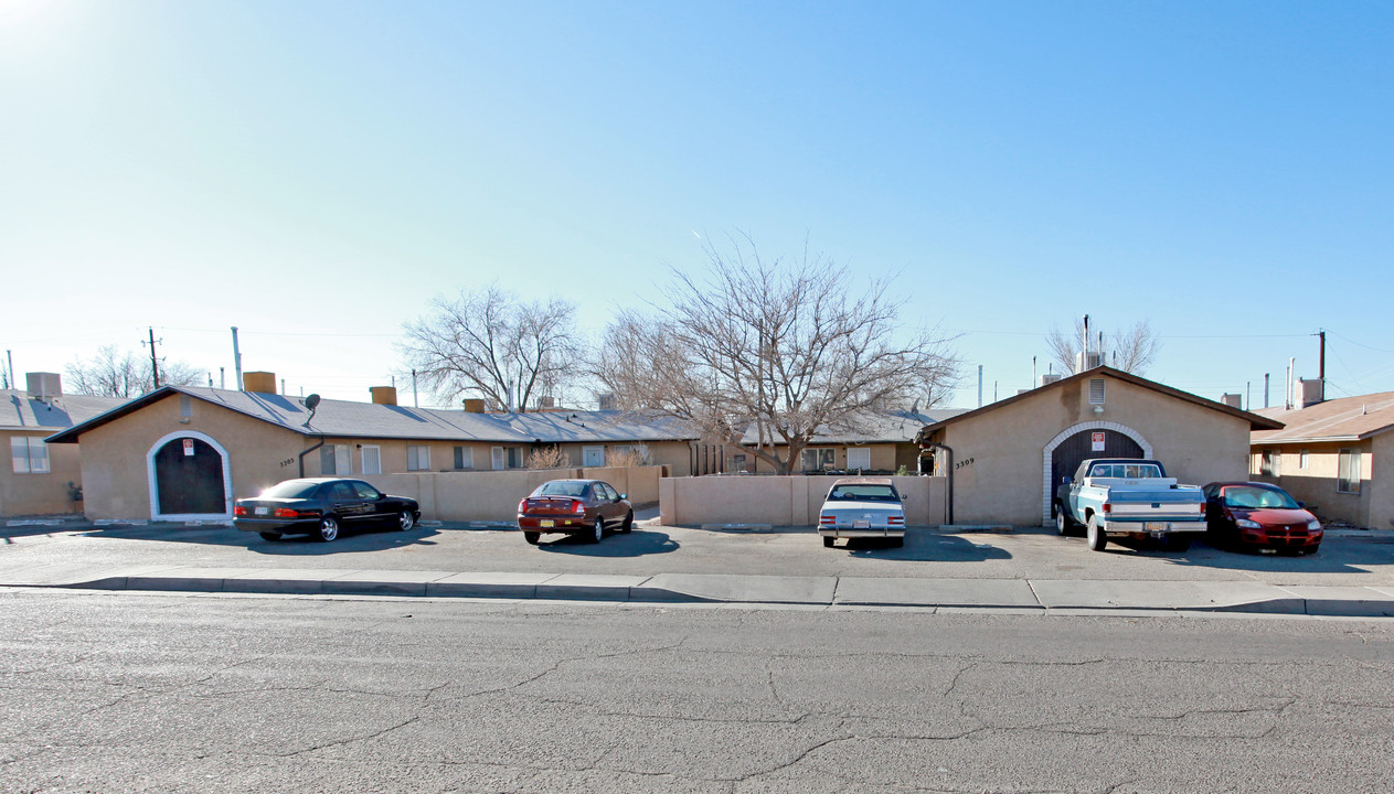 3305-3309 Wellesley Dr NE in Albuquerque, NM - Foto de edificio