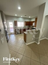 8920 Snowtrack Ave in Las Vegas, NV - Building Photo - Building Photo