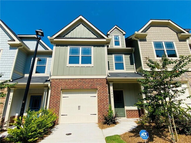 1093 N Village Dr