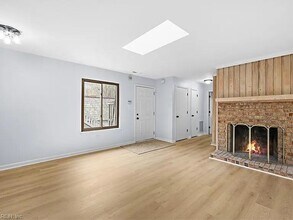 1647 Ocean Bay Dr in Virginia Beach, VA - Building Photo - Building Photo