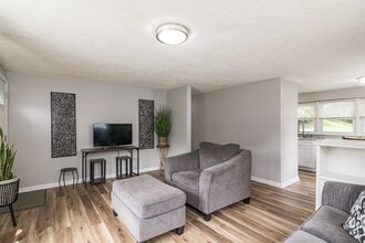 60 Gatewood Rd in Springfield, MA - Building Photo - Building Photo