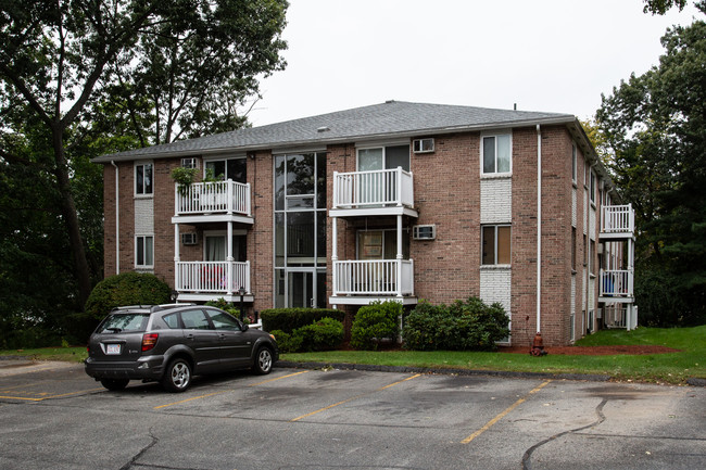 Elm Crest Estates in Methuen, MA - Foto de edificio - Building Photo