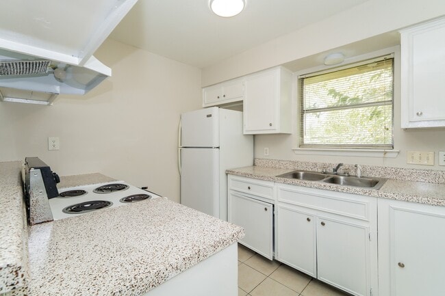 property at 4021 Briar Hollow Dr