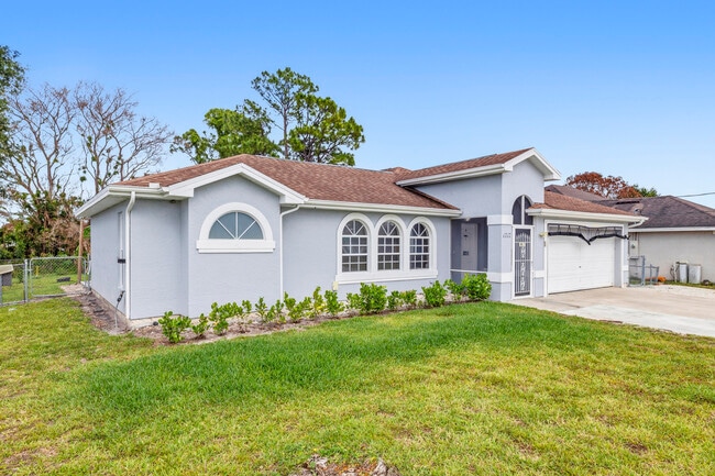 property at 1717 SW Burlington St