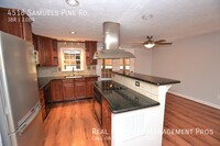 4518 Samuels Pine Rd in Chantilly, VA - Building Photo - Building Photo