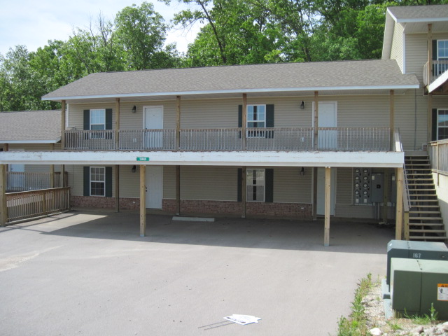 16665 Hunters Ridge Ln in St. Robert, MO - Building Photo