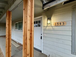 1543 NW Rimrock Dr in Redmond, OR - Building Photo - Building Photo