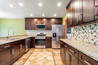 2284 Woodside Dr in Carpentersville, IL - Building Photo - Building Photo