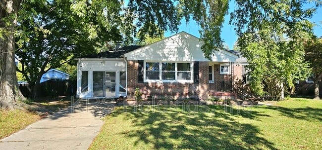 property at 4 Rhonda Cir