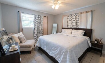 626 SW 14th Ave, Unit 205 in Fort Lauderdale, FL - Foto de edificio - Building Photo