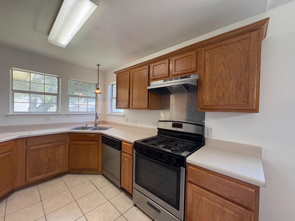21112 Derby Day Ave in Pflugerville, TX - Building Photo