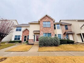 5708 Giddyup Ln in Fort Worth, TX - Building Photo