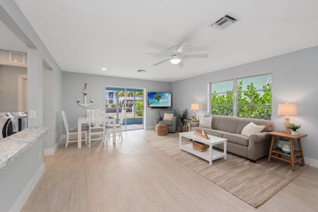 176 Trinidad St in Naples, FL - Foto de edificio - Building Photo