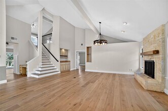 108 Schooner Dr in Lakeway, TX - Building Photo - Building Photo