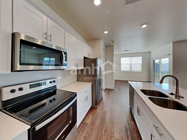 21384 S 231st Way in Queen Creek, AZ - Foto de edificio - Building Photo