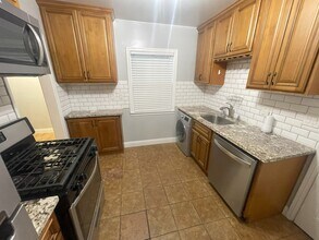 4844 Daisy St, Unit #D in Oakland, CA - Building Photo - Building Photo